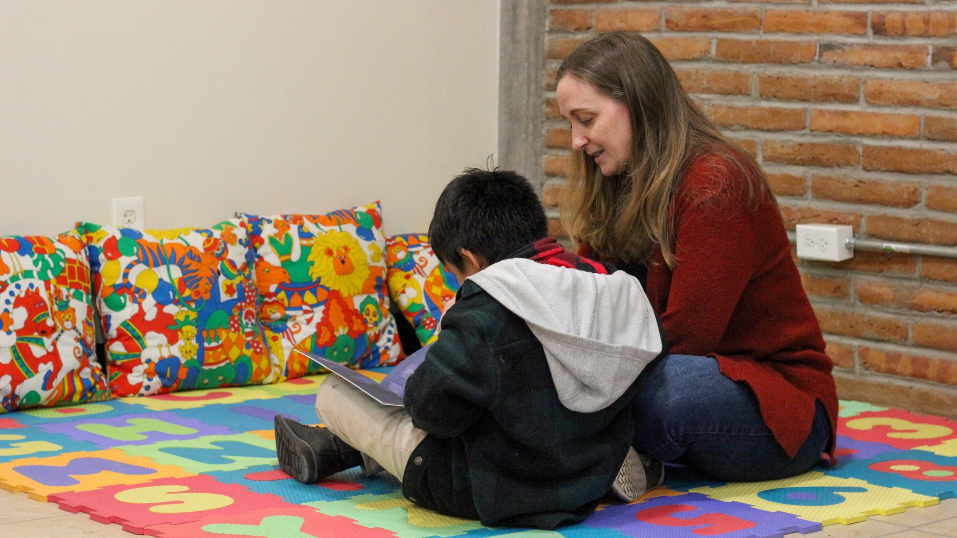 Deborahs House Library